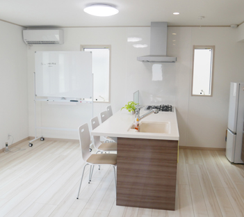 船橋市浜町・いいじま歯科・地域の方が通いたくなる歯科医院へ　講習室を完備